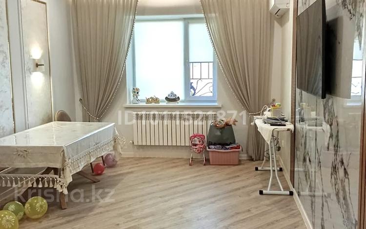 2-комнатная квартира · 65 м² · 1/5 этаж, мкр Нуртас, Мкрн. Нуртас, ул. Акбота 4377/4 — Акбота/Каусар за 37 млн ₸ в Шымкенте, Каратауский р-н — фото 2