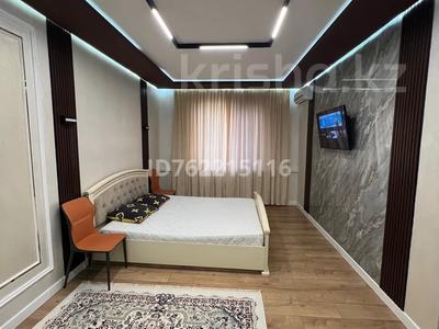 1-комнатная квартира · 50 м² · 1/16 этаж, мкр. Алмагуль 20 за 15 000 ₸ в Атырау