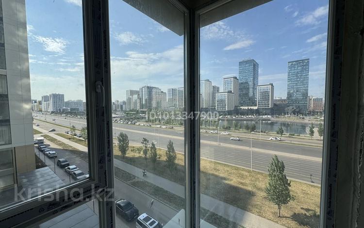 2-бөлмелі пәтер · 60 м² · 5/18 қабат, Сыганак 28, бағасы: 44 млн ₸ в Астане, Нура р-н — фото 2
