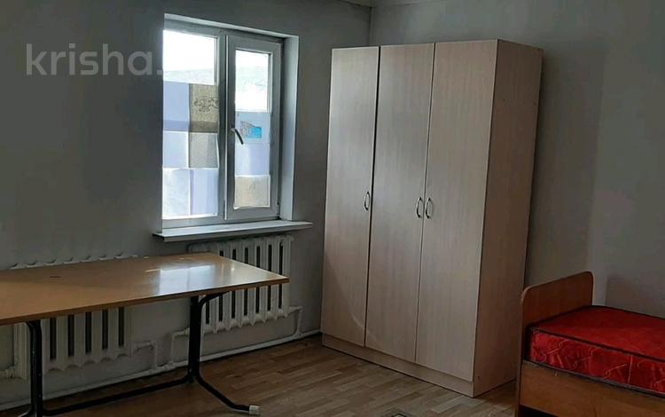 1-комнатный дом помесячно, 30 м², Обл больница — Ескелды Би за 30 000 〒 в Талдыкоргане — фото 2