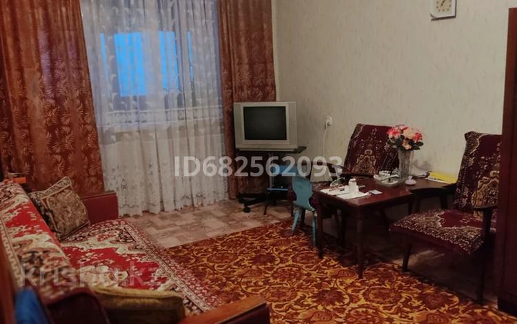 1-комнатная квартира, 30 м², 2/5 этаж, Жеңіс 13 за 12 млн 〒 в Жезказгане — фото 2