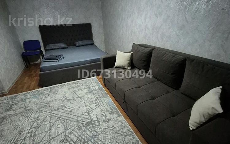 1-комнатная квартира · 32 м² · 2/5 этаж, Казахстан 65 за 12 000 ₸ в Усть-Каменогорске — фото 13