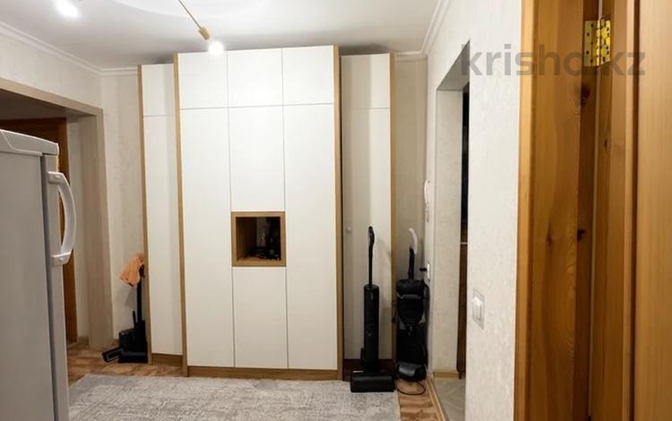 4-бөлмелі пәтер · 75.2 м² · 5/10 қабат, Гүлдер 2 ш/а., мкр Гульдер 2, Таттимбета 5 — Супермаркет Норма, 101 школа, бағасы: 27.5 млн ₸ в Караганде, Казыбек би р-н — фото 2