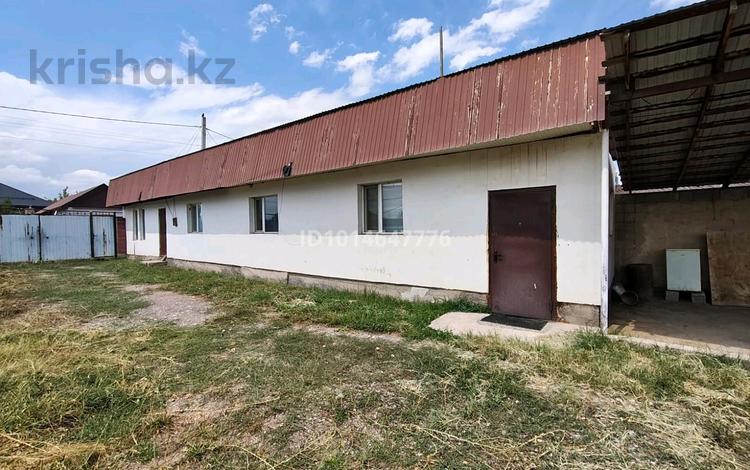2-комнатная квартира · 63 м² · 1 этаж, Тәуелсіздік 59 — Дороги за 16 млн ₸ в Узынагаш — фото 2