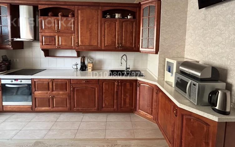 3-комнатная квартира · 118 м² · 5/16 этаж, Абая 150/230 за 550 000 ₸ в Алматы, Бостандыкский р-н — фото 2