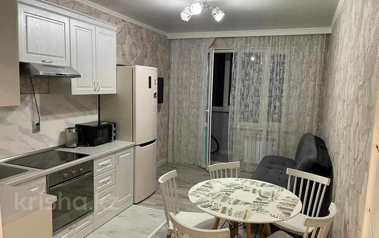 1-комнатная квартира · 50 м² · 3/12 этаж, Ракымжан кошкарбаев 1141 кор 2 — Тайота центр за 230 000 ₸ в Алматы — фото 2