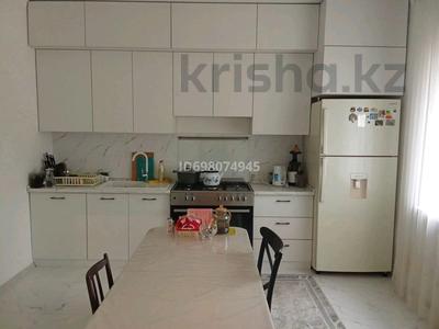 Отдельный дом · 4 комнаты · 130 м² · 4 сот., мкр Мадениет 13 — ул кулжабай касымова 13 за 53 млн ₸ в Алматы, Алатауский р-н