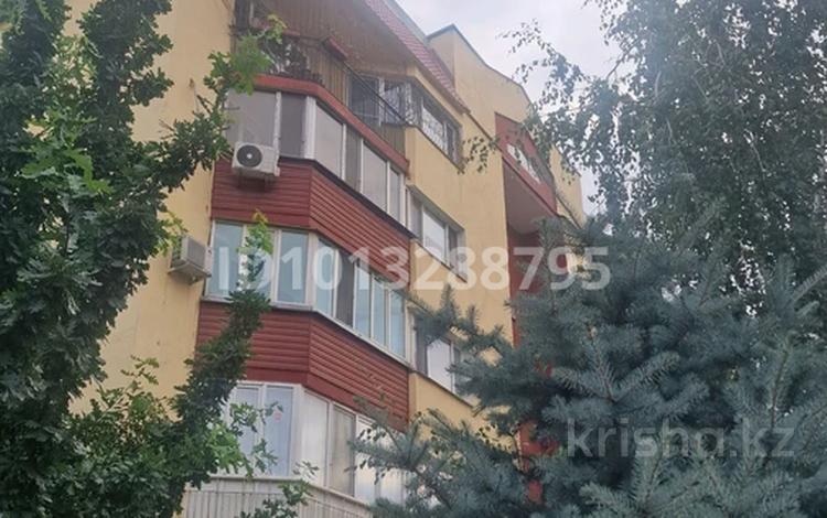 3-комнатная квартира · 120 м² · 5/5 этаж, мкр Думан-2 25 за 67 млн ₸ в Алматы, Медеуский р-н — фото 2