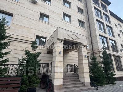 3-комнатная квартира · 88 м² · 1/5 этаж, мкр Юго-Восток, Муканова 51 за 54 млн ₸ в Караганде, Казыбек би р-н