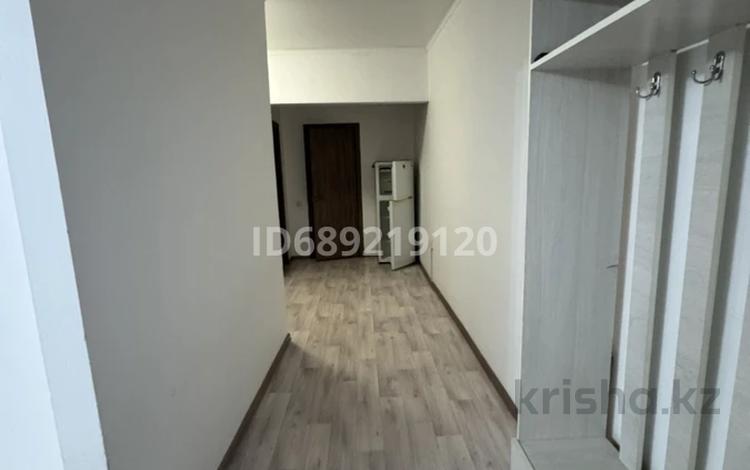 2-комнатная квартира · 72 м² · 4/5 этаж, 8мкр 18 за 180 000 ₸ в Талдыкоргане, мкр Бирлик — фото 2