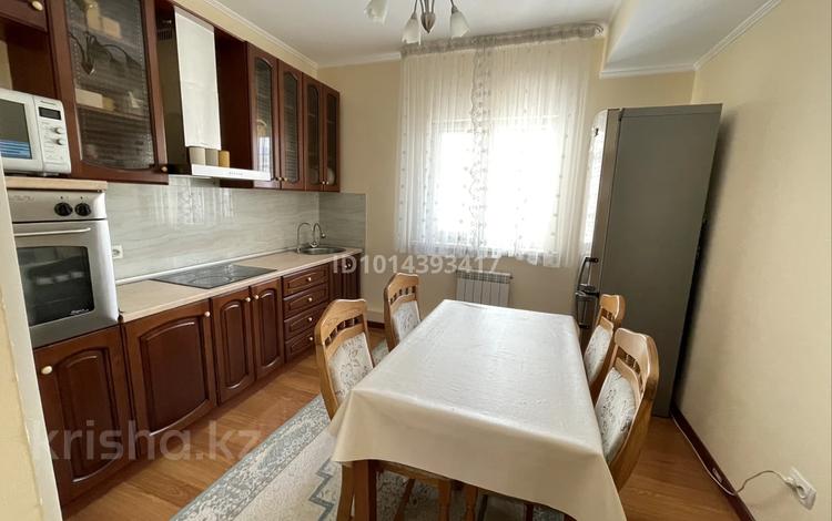 3-комнатная квартира · 90 м² · 7/14 этаж, мкр Таугуль за 430 000 ₸ в Алматы, Ауэзовский р-н — фото 2