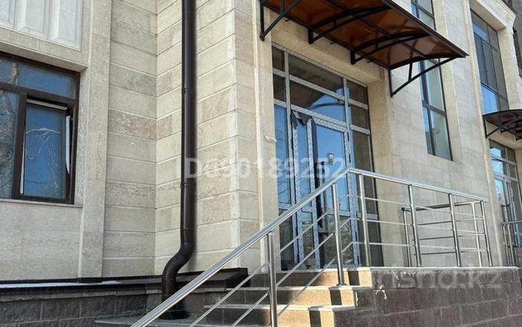 Свободное назначение • 80 м² за 148 млн 〒 в Караганде, Казыбек би р-н — фото 2