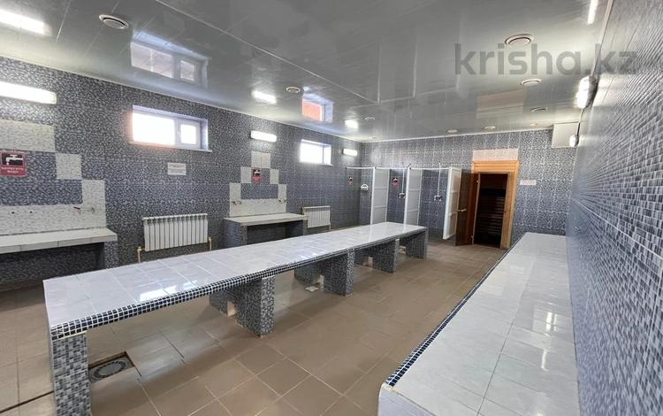 Действущий бизнес общественная баня, 331 м² за 50 млн 〒 в Уральске — фото 2