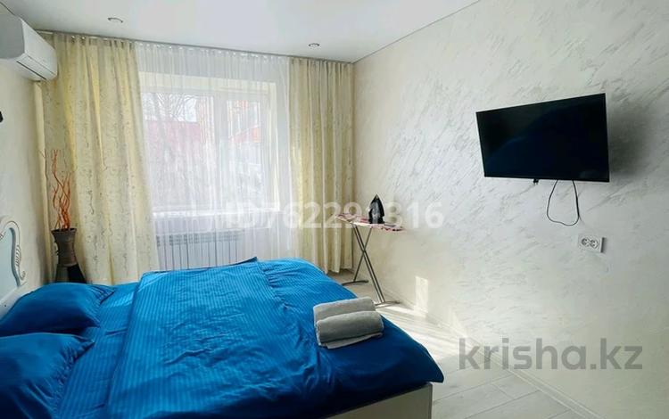 1-комнатная квартира · 40 м² · 1/5 этаж, Циолковского 1 за 18 000 〒 в Уральске — фото 2