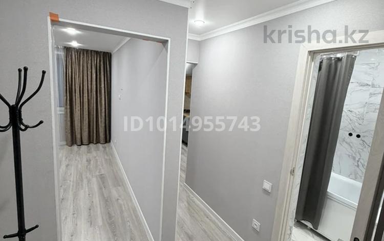 1-бөлмелі пәтер · 40 м² · 5/9 қабат, Гагарина 1/1, бағасы: 12 млн ₸ в Уральске — фото 2
