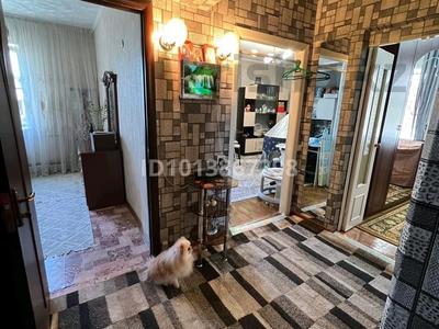 2-комнатная квартира · 54 м² · 3/3 этаж, мкр Алтай-2, дунентаева 2а за 35 млн ₸ в Алматы, Турксибский р-н