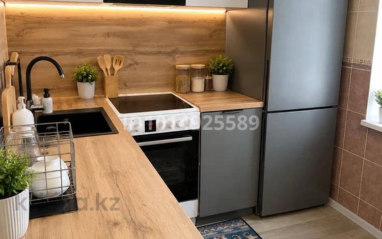 3-бөлмелі пәтер · 65 м² · 1/5 қабат, Бауыржан момышұлы 42 — 10 школа, бағасы: 19.8 млн ₸ в Экибастузе — фото 2