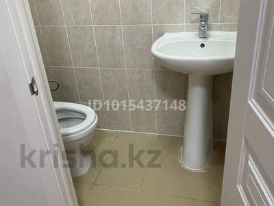 3-бөлмелі пәтер · 103 м² · 10/10 қабат, Аксай 1 28б, бағасы: 350 000 ₸ в Алматы, Ауэзовский р-н