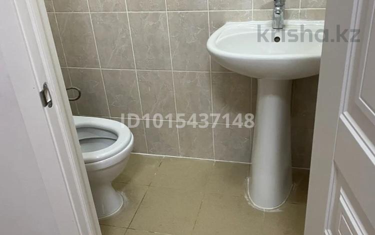 3-комнатная квартира · 103 м² · 10/10 этаж, Аксай 1 28б за 350 000 ₸ в Алматы, Ауэзовский р-н — фото 3
