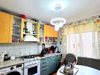 2-бөлмелі пәтер · 52 м² · 4/5 қабат, мкр Аксай-3Б, бағасы: ~ 33.5 млн ₸ в Алматы, Ауэзовский р-н
