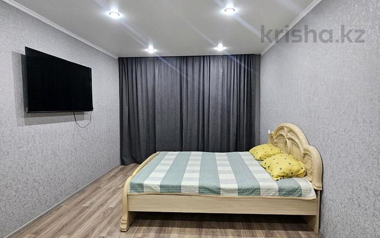 1-бөлмелі пәтер · 35 м² · 1/5 қабат, мкр Строитель 1/3, бағасы: 11 000 ₸ в Уральске — фото 2