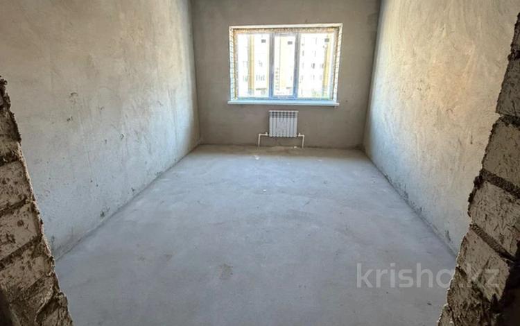 2-бөлмелі пәтер · 73 м² · 3/5 қабат, Алтын орда ш/а. 29А — Батыс-3, район Автоцона, бағасы: 16.5 млн ₸ в Актобе, мкр. Алтын орда — фото 2