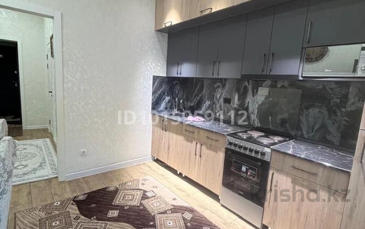 3-комнатная квартира · 80 м² · 1/5 этаж, Муканова 61 за 330 000 ₸ в Караганде, Казыбек би р-н — фото 2
