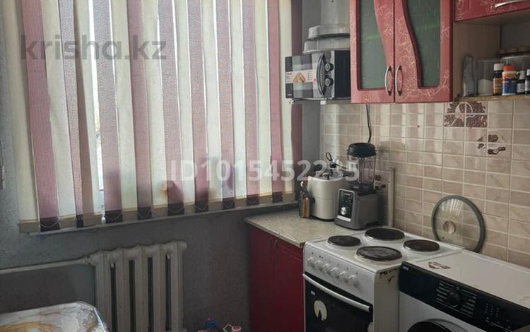3-комнатная квартира · 65 м² · 5/5 этаж, 1-й квартал 8 за 150 000 ₸ в Караганде, Алихана Бокейханова р-н — фото 2