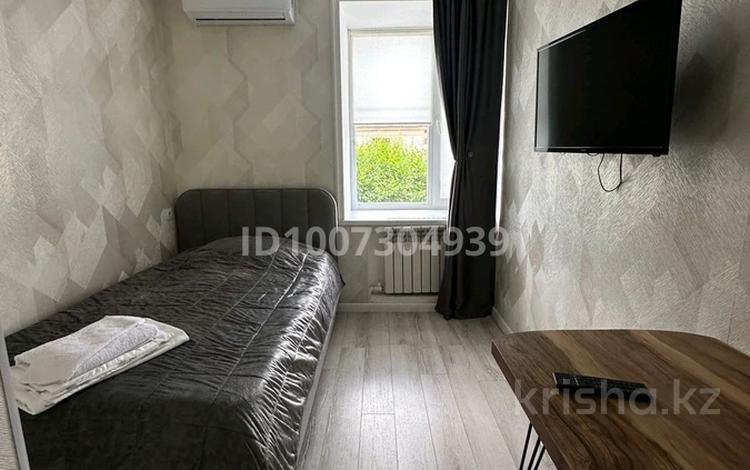 1-бөлмелі пәтер · 12 м² · 2/2 қабат, Жаңа қала ш/а., Комиссарова 29, бағасы: 12 000 ₸ в Караганде, Казыбек би р-н — фото 2