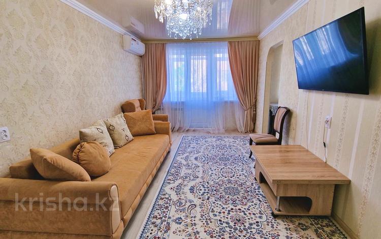 2-комнатная квартира, 45 м², 4/5 этаж посуточно, Алашахана 25 за 16 000 〒 в Жезказгане — фото 2