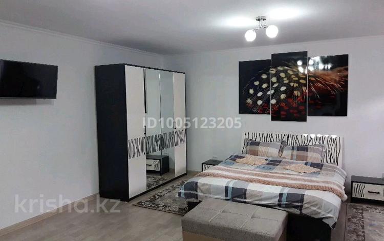 1-бөлмелі пәтер · 32 м² · 1/5 қабат, Толеби 51, бағасы: 8 000 ₸ в Кентау — фото 2
