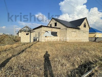 Отдельный дом · 8 комнат · 380 м² · 8.5 сот., мкр Жулдыз-2, Жошы Хан 52А за 9.7 млн ₸ в Атырау