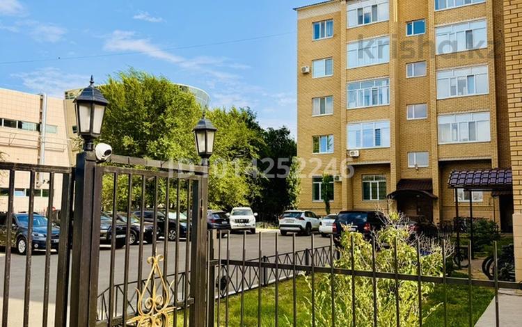 3-комнатная квартира · 120 м² · 5/5 этаж, Абулхаир хана 177/1 — Трк Орал, Азия Молл за 60 млн ₸ в Уральске — фото 47