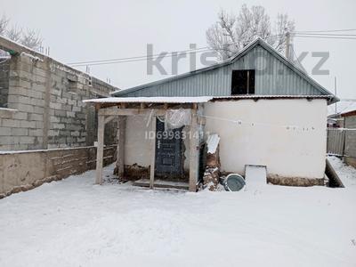 Продажа домов и дачи в Жамбылской обл.: Отдельный дом · 3 комнаты · 33 м² · 10 сот., Токаш Бокина 13 за 15 млн 〒 Отдельный дом · 3 комнаты · 33 м² · 10 сот., Токаш Бокина 13 за 15 млн 〒 в Мерке