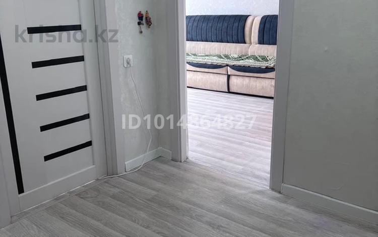 3-комнатная квартира · 64 м² · 1/5 этаж, 1а 13 — 6 школа за 14.5 млн ₸ в Сарани — фото 2