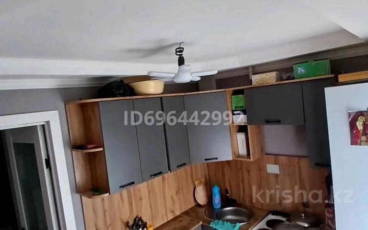 2-бөлмелі пәтер, 41 м², 2/3 қабат, 72кв 17, бағасы: 14.7 млн 〒 в Семее — фото 2