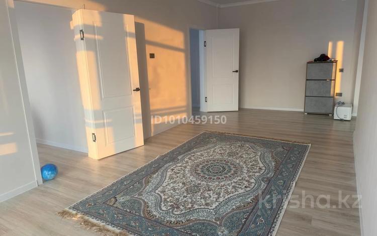 3-бөлмелі пәтер · 70 м² · 12/12 қабат, мкр Алгабас, Омарова 3, бағасы: 300 000 〒 в Алматы, Алатауский р-н — фото 2