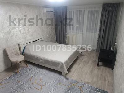 1-комнатная квартира · 40 м² · 4/5 этаж, мкр Кунаева 66 за 9 000 〒 в Уральске
