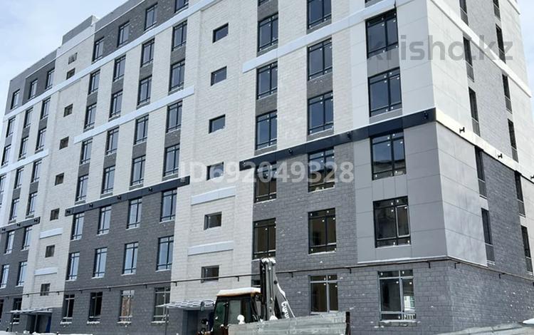 2-комнатная квартира, 62 м², 3/8 этаж, Уалиханова 2/1 за 26 млн 〒 в Талдыкоргане, Каратал — фото 2