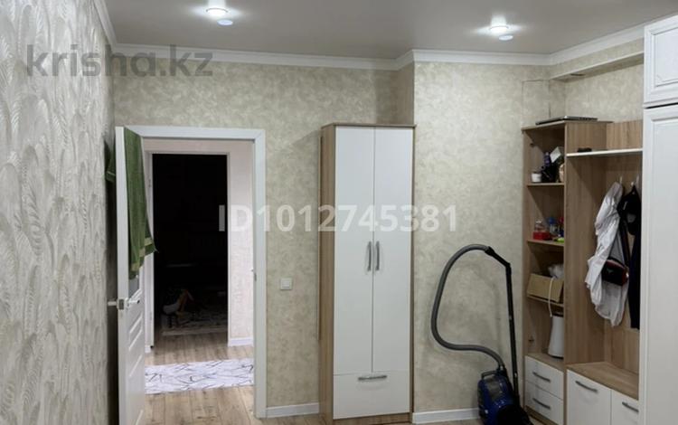 2-комнатная квартира · 65 м² · 7/9 этаж, мкр Береке, 27 27 за 23 млн ₸ в Атырау — фото 7