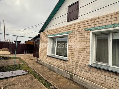 Продажа домов и дачи в Северо-Казахстанской обл.: Часть дома · 3 комнаты · 61 м² · 16 сот., Бостандыкская 39/2 за 15.5 млн 〒 Часть дома · 3 комнаты · 61 м² · 16 сот., Бостандыкская 39/2 за 15.5 млн 〒 в Прибрежное