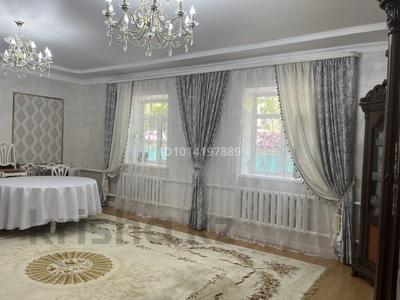 Отдельный дом · 7 комнат · 300 м² · 12 сот., Мусрепова 60 — Напротив маркета Кызылорда, рядом инфекционная больница за 55 млн ₸