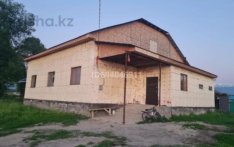 Отдельный дом • 6 комнат • 200 м² • 8 сот., Медеу 29 за 35 млн 〒 в Кызылту — фото 2