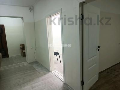 Аренда домов или дач в Алматы: Отдельный дом · 4 комнаты · 56 м² · помесячно, Дулатова 33В — Сейфуллина за 230 000 〒 Отдельный дом · 4 комнаты · 56 м² · помесячно, Дулатова 33В — Сейфуллина за 230 000 〒 в Алматы, Турксибский р-н