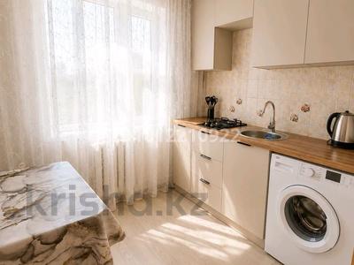 3-комнатная квартира · 60 м² · 2/5 этаж, мкр Центральный, Азаттык 62 за 20 млн 〒 в Атырау