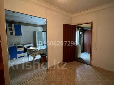 Отдельный дом · 4 комнаты · 98 м², Имашева — Детская больница Талап за 110 000 〒 в Уральске