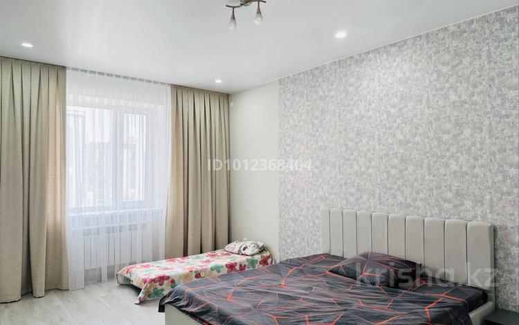1-бөлмелі пәтер · 55 м² · 5/5 қабат, Мкр. Алтын орда 360А, бағасы: 5 500 ₸ в Актобе, мкр Авиатор — фото 2
