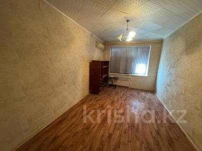 Пәтерлер в Мангистауской обл.: 2-бөлмелі пәтер · 56 м² · 5/5 қабат, 12-й мкр 19, бағасы: ~ 10 млн 〒 2-бөлмелі пәтер · 56 м² · 5/5 қабат, 12-й мкр 19, бағасы: ~ 10 млн 〒 в Актау