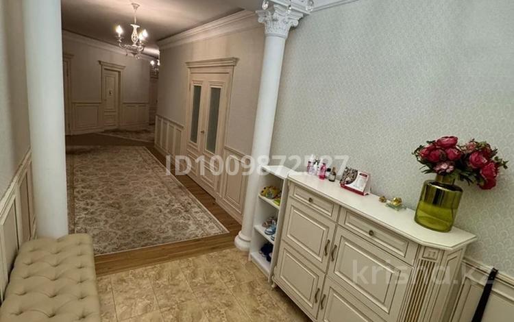 4-комнатная квартира · 198 м² · 6/10 этаж, Сарайшык 40 за 118 млн ₸ в Астане, Есильский р-н — фото 2