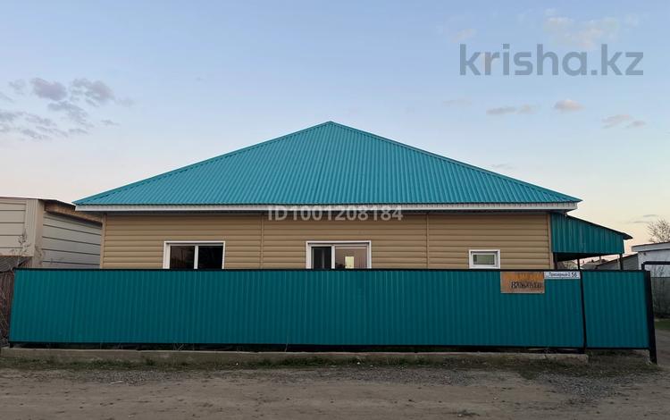 Отдельный дом · 4 комнаты · 150 м² · 10 сот., С/к Приозерный ОПС-2 56 за 17.5 млн 〒 в Актобе, мкр Гормолзавод — фото 2